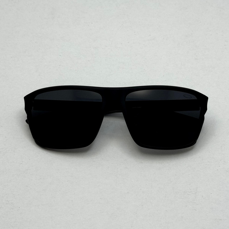 عینک اوکلی مستطیلی پلاریزه سبک OAKLEY آمریکایی مشکی کد WG83107