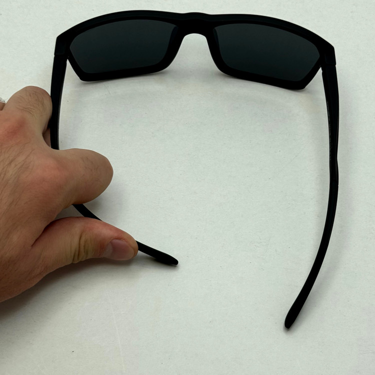 عینک اوکلی مستطیلی پلاریزه سبک OAKLEY آمریکایی مشکی کد WG83107