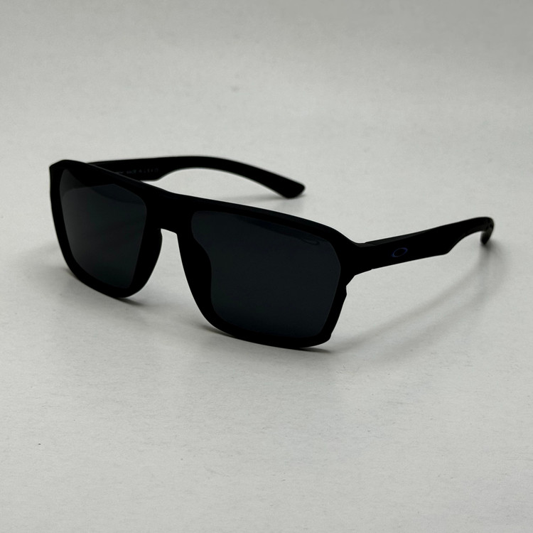 عینک اوکلی مستطیلی پلاریزه سبک OAKLEY آمریکایی مشکی کد WG83107