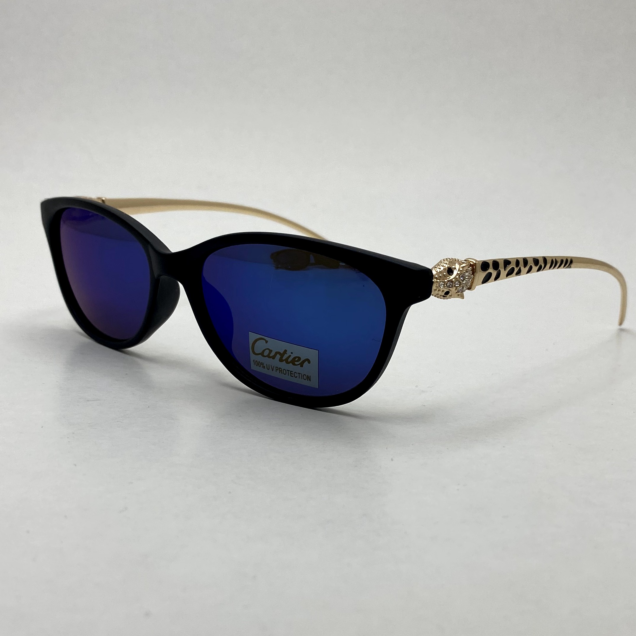 عینک آفتابی زنانه کارتیر Cartier دسته نگین کاری شده خاص و لاکچری فریم مشکی عدسی آبی