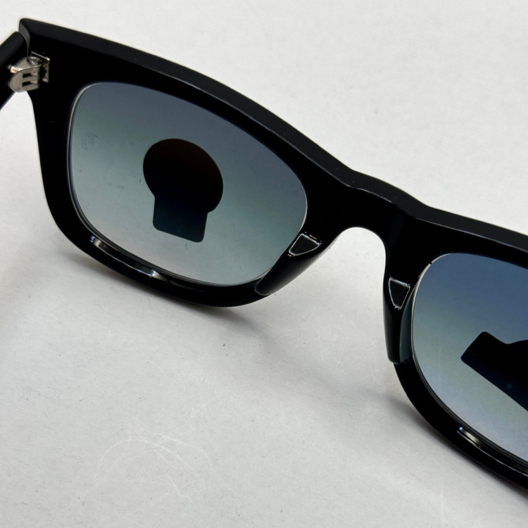 عینک ریبن ویفرر reyban WAYFARER سایز 50 آبی هایلایت به همراه پک کامل و اچار مخصوص عینک RB 2140