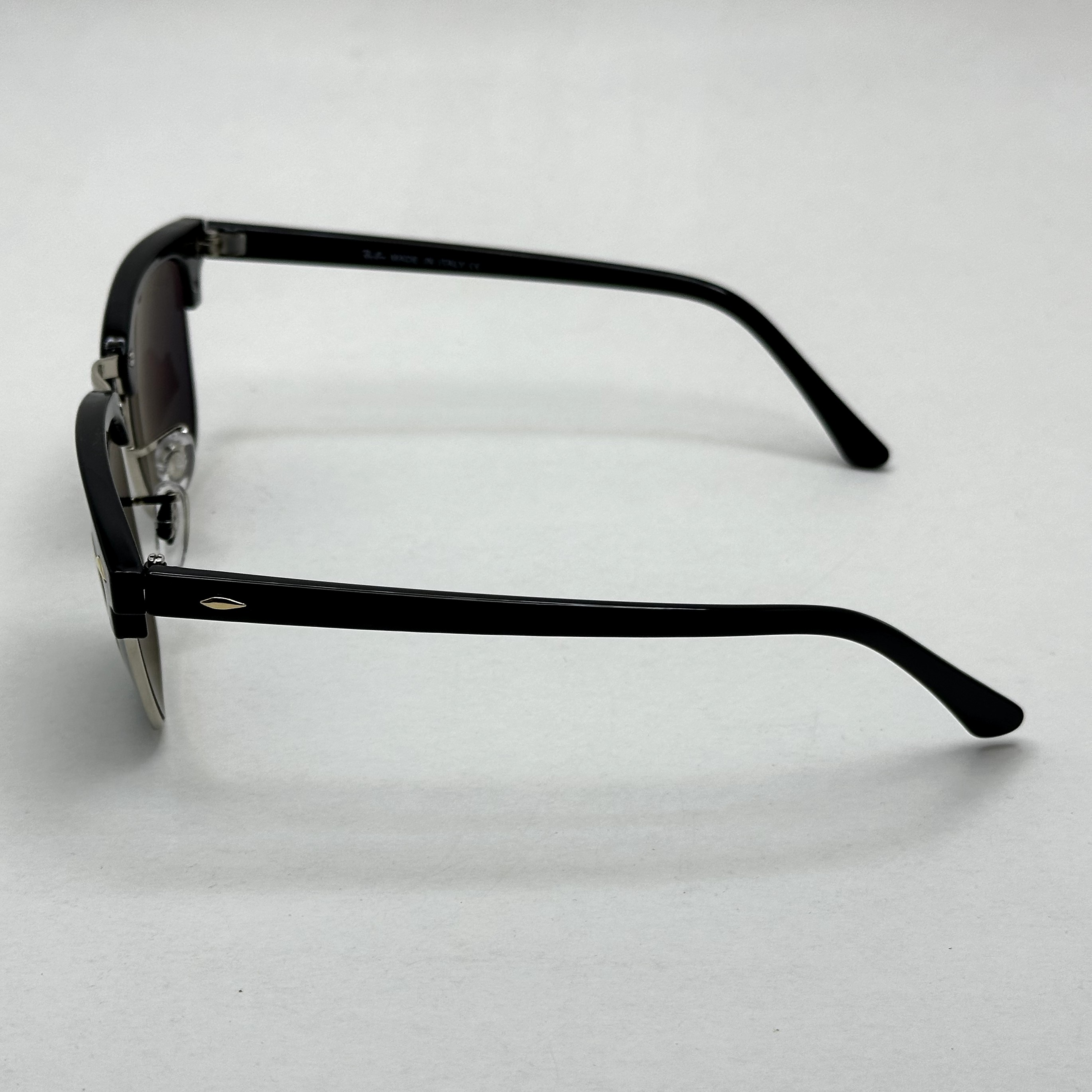 عینک آفتابی کلاب مستر ریبن rayban شیشه سنگ مشکی فریم نقره ای به همراه پک کامل RB 3016