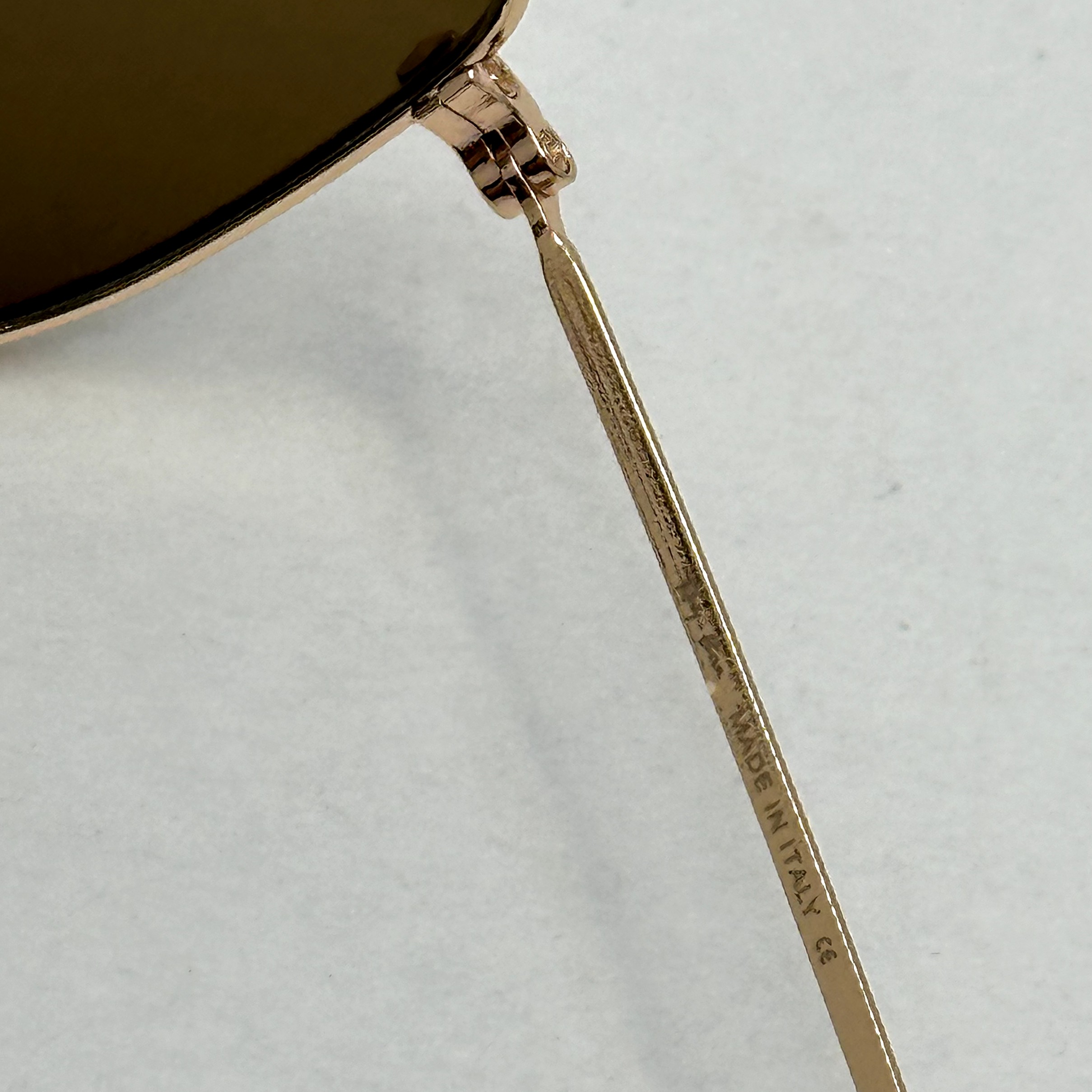 عینک آفتابی ریبن rayban شیشه سنگ قهوه ای طلایی کد rb 3958 - فول پک