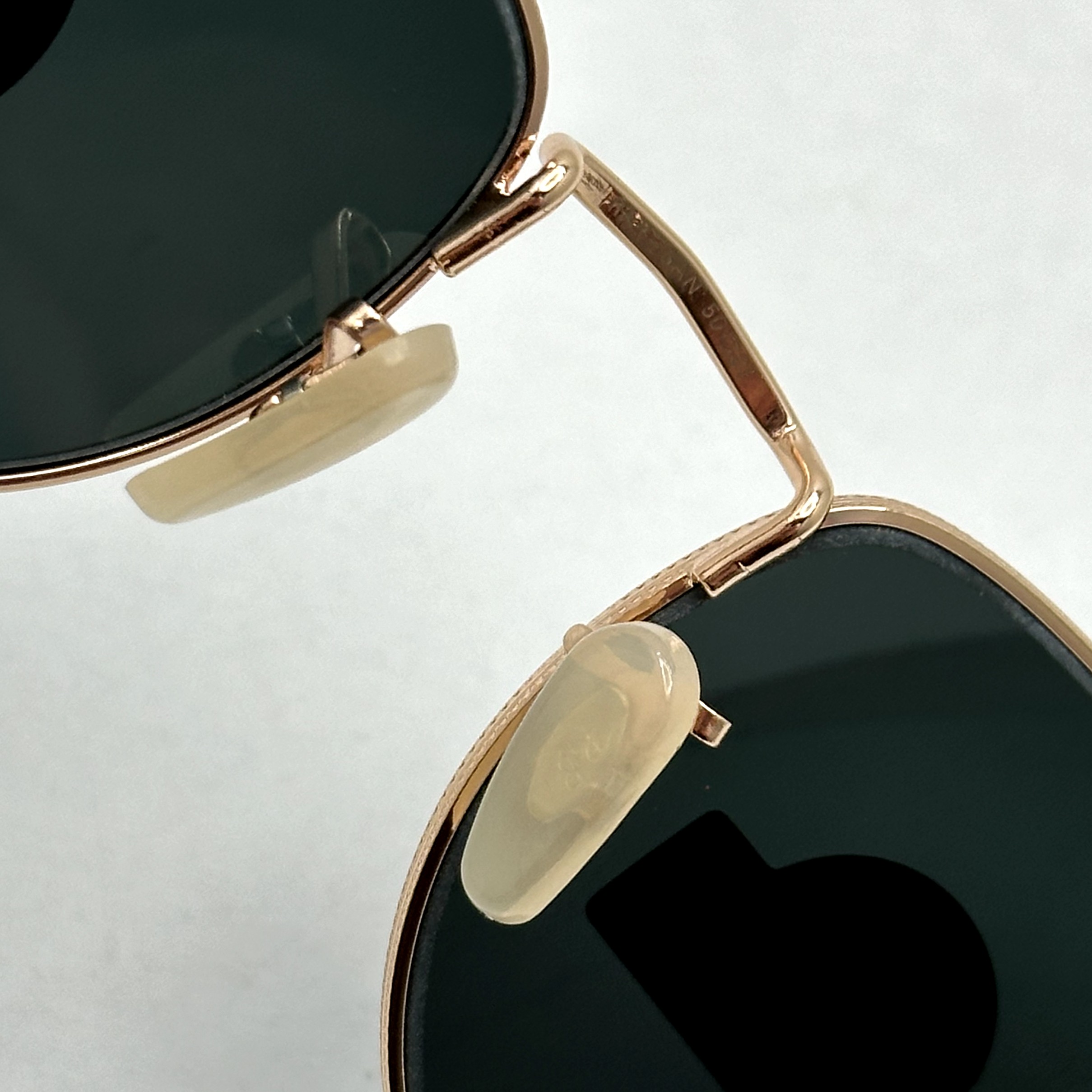 عینک آفتابی ریبن rayban شیشه سنگ مشکی طلایی کد rb 3958