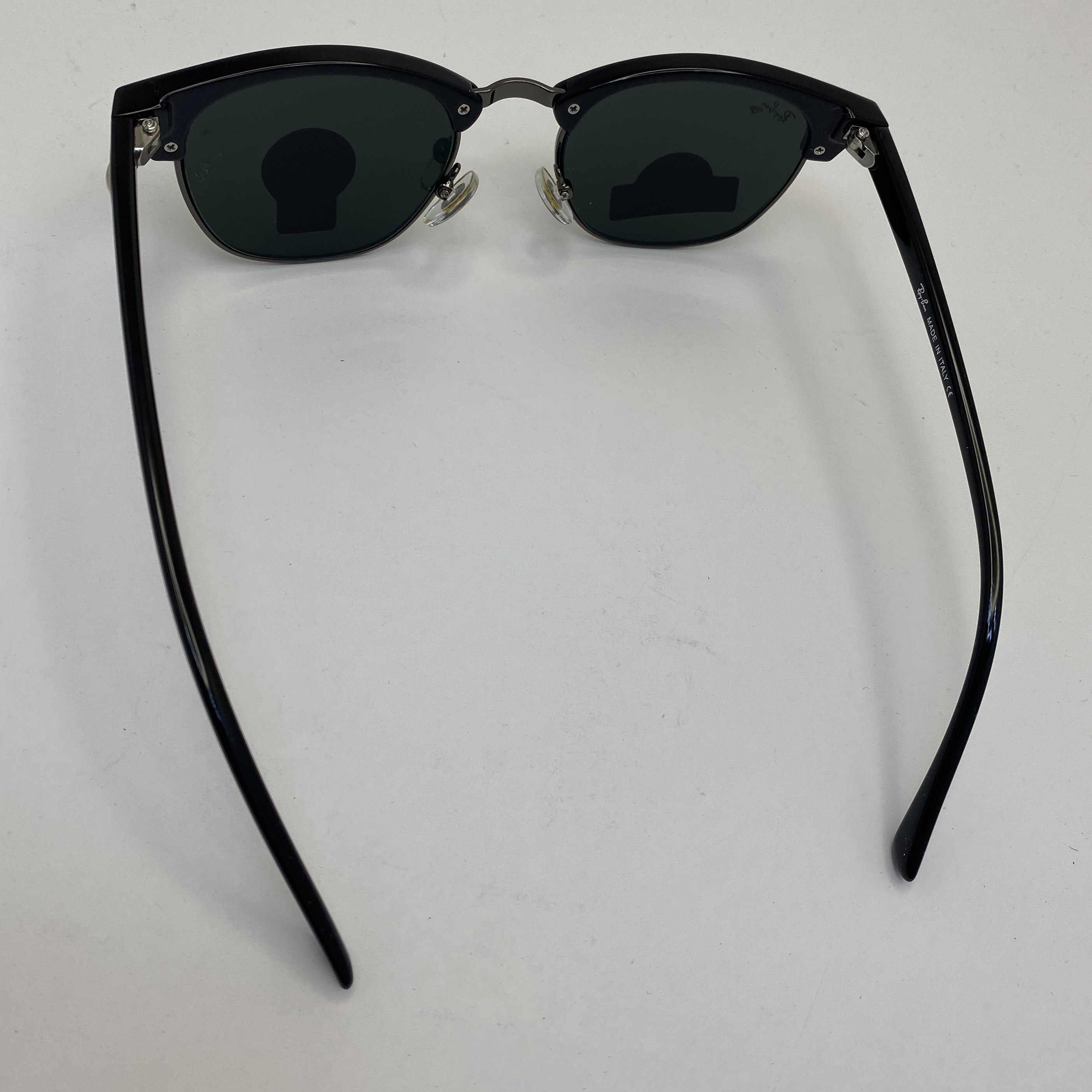 عینک ریبن rayban کلاب مستر شیشه سنگ مشکی RB 3016 با پک کامل ریبن (جعبه،کیف،دستمال نانو،شناسنامه،کاتالوگ)
