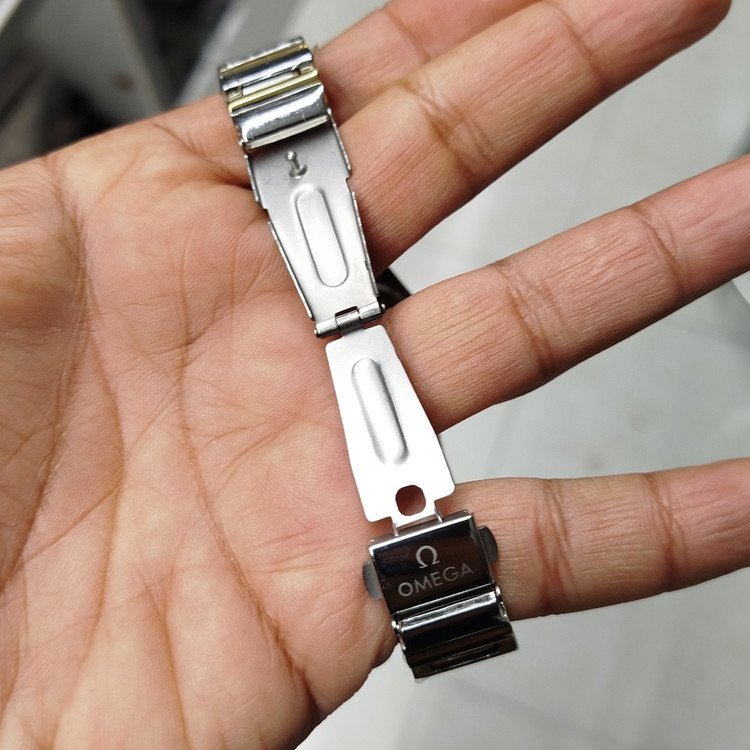 ساعت زنانه استیل امگا کانستلیشن 3