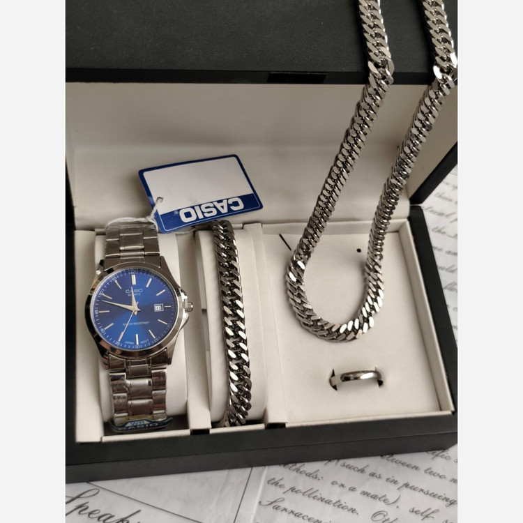 ست ساعت مردونه کاسیو casio صفحه آبی با دستبند و گردنبند کارتیر و حلقه استیل