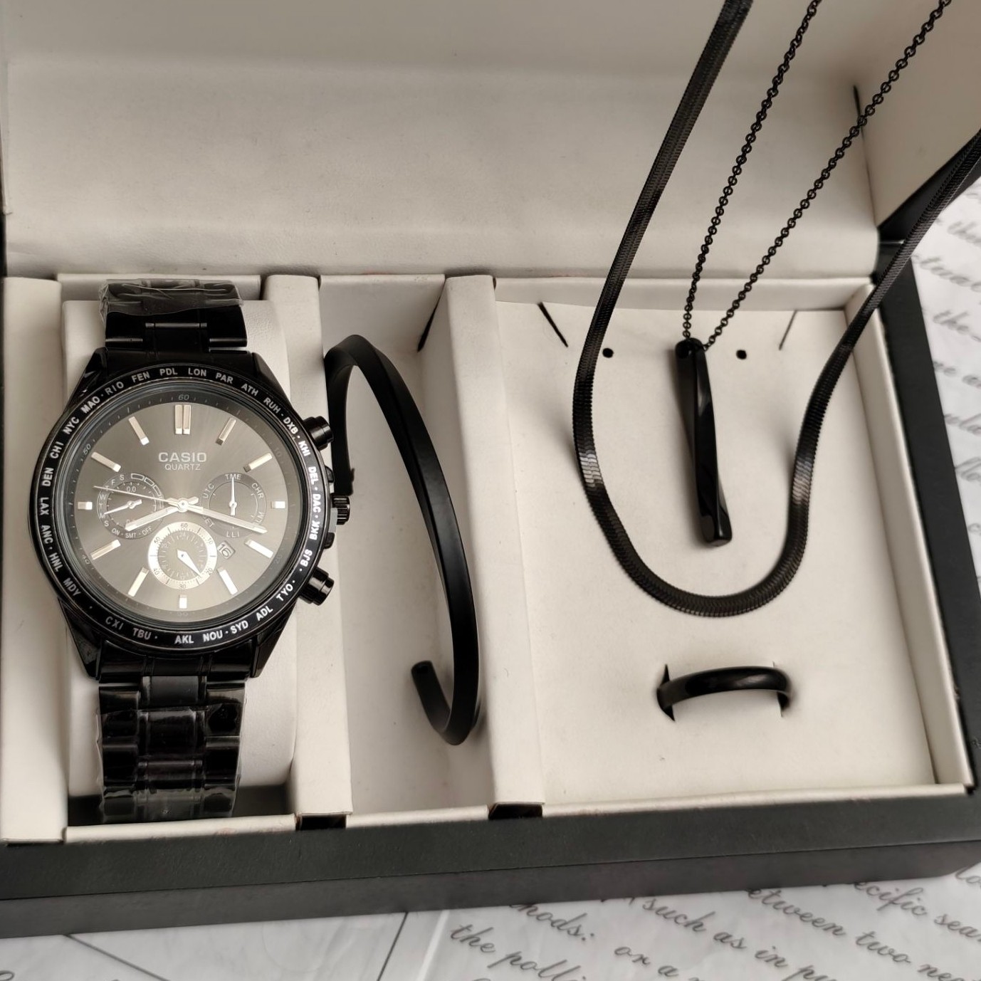ست ساعت مردانه کاسیو casio مشکی با دستبند بنگل و گردنبند و حلقه