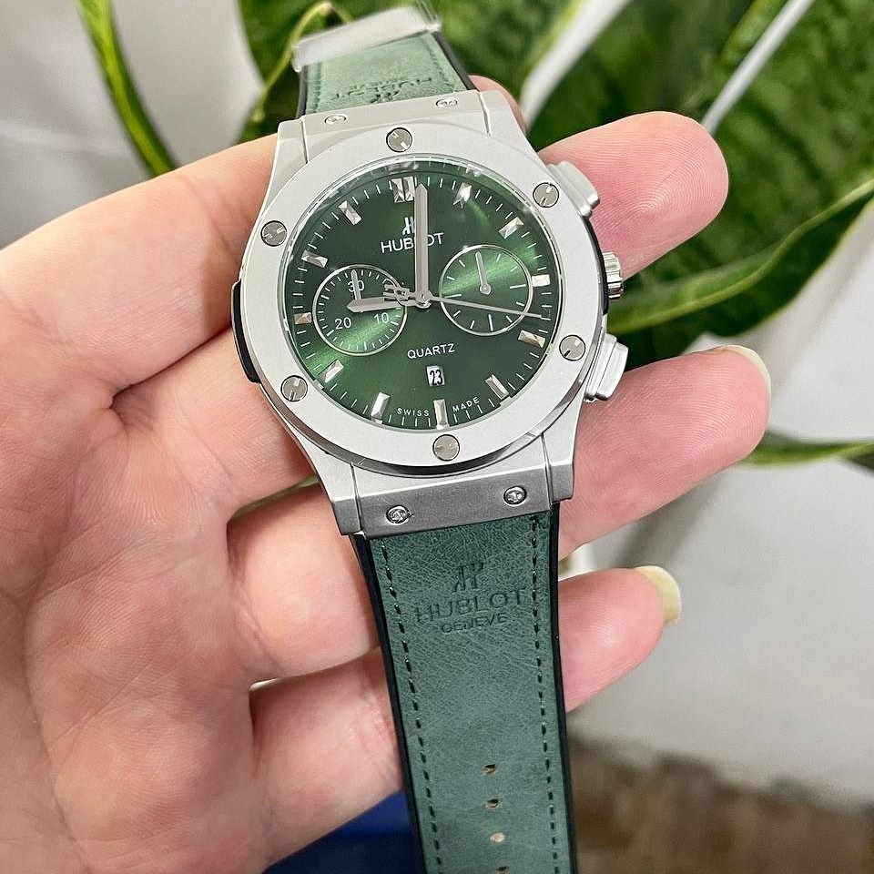 ساعت هابلوت مردانه Hublot خاص ترین رنگ با جعبه قفل و بند اصلی با جعبه