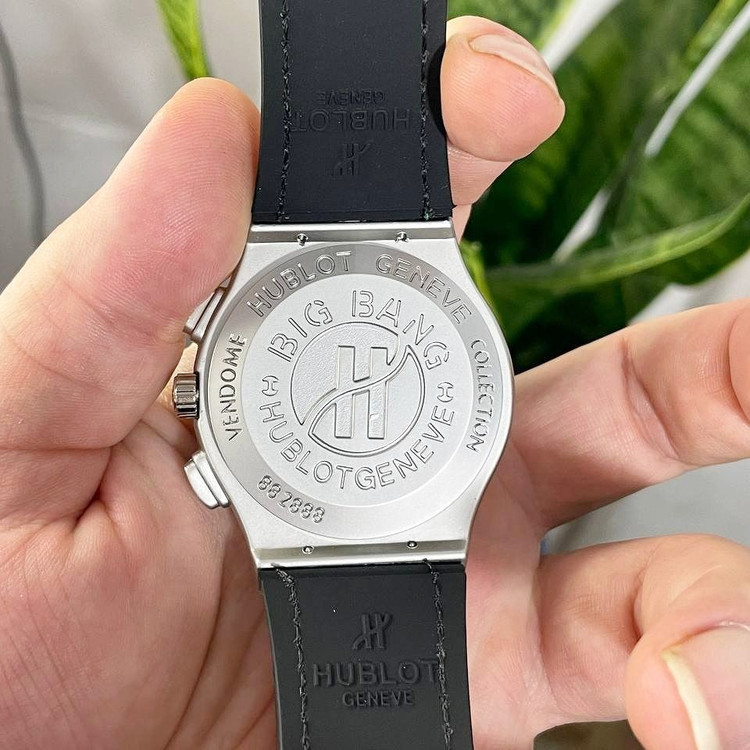 ساعت هابلوت مردانه Hublot خاص ترین رنگ با جعبه قفل و بند اصلی با جعبه