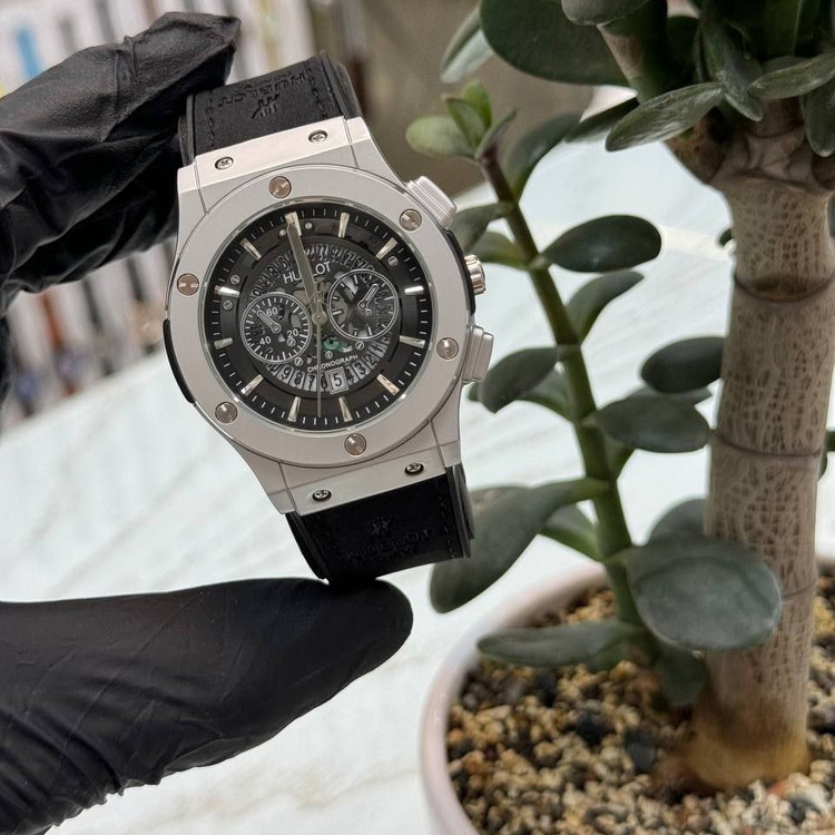 ساعت هابلوت Hublot کیفیت عالی بند و قفل اصلی با کارت گارانتی و ضمانت کیفیت و جعبه ارسال به کل کشور در رنگبندی متنوع