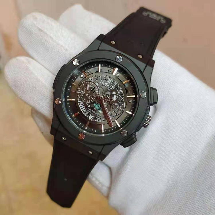 ساعت هابلوت مردانه Hublot watch کیفیت قوی بدنه چرمی و حک لوگو با جعبه و ارسال