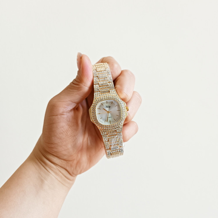 ساعت زنانه نگینی طلایی صفحه سفید