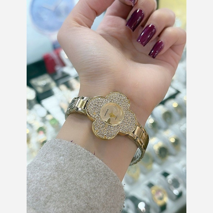 ساعت زنانه برند امپاور طرح گل ونکلیف شیک و زیبا کیفیت عالی رنگ ثابت ارسال رایگان ۔ ساعت زنانه ۔ ساعت دخترانه