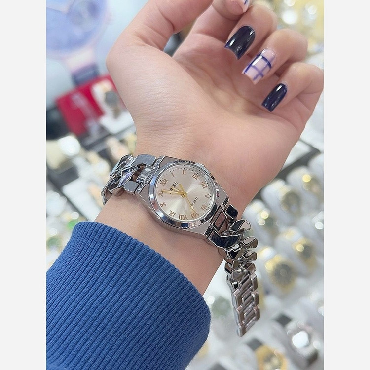 ساعت زنانه بند کارتیر شیک و زیبا نقره رنگ کیفیت عالی ارسال رایگان