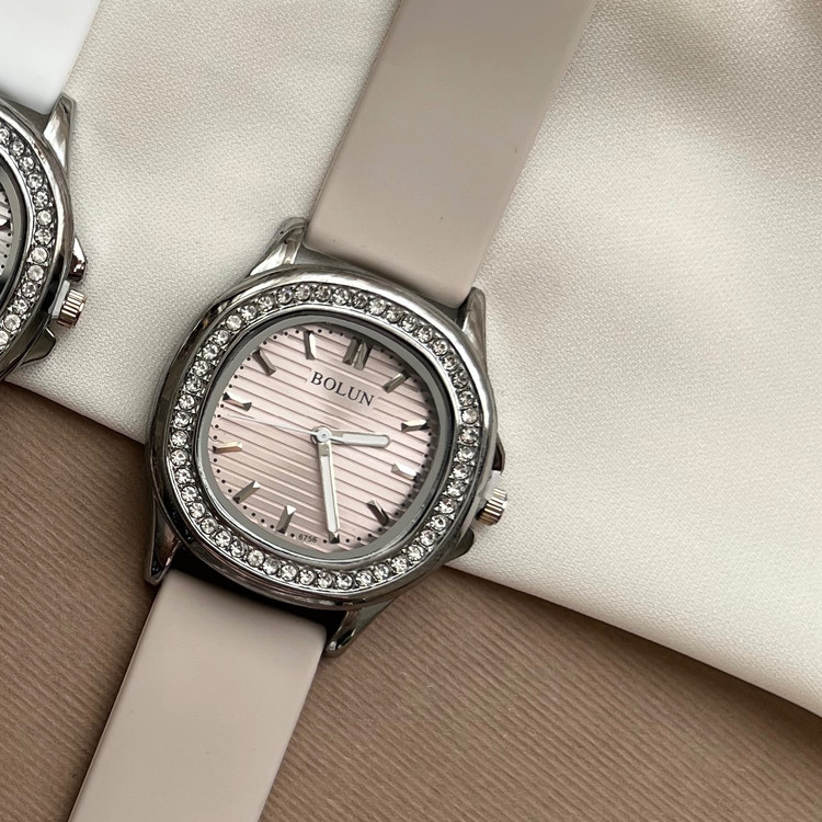 ساعت دخترانه بولون کرمی