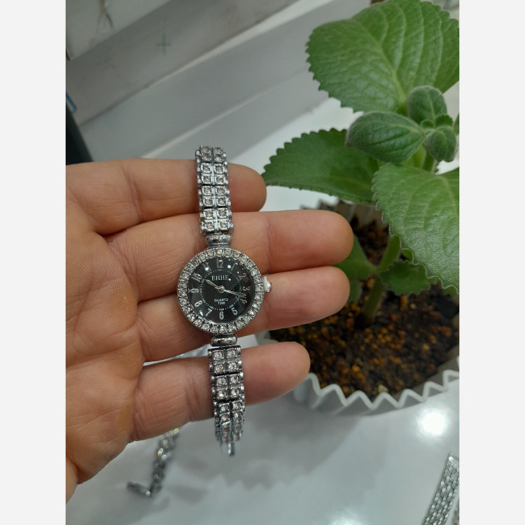 ساعت زنانه طرح نقره ظریف نگین دار