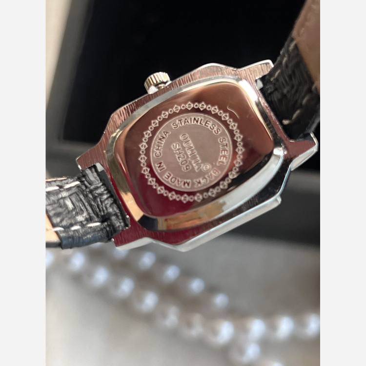 ساعت چرم دخترونه با قیمت اقتصادی