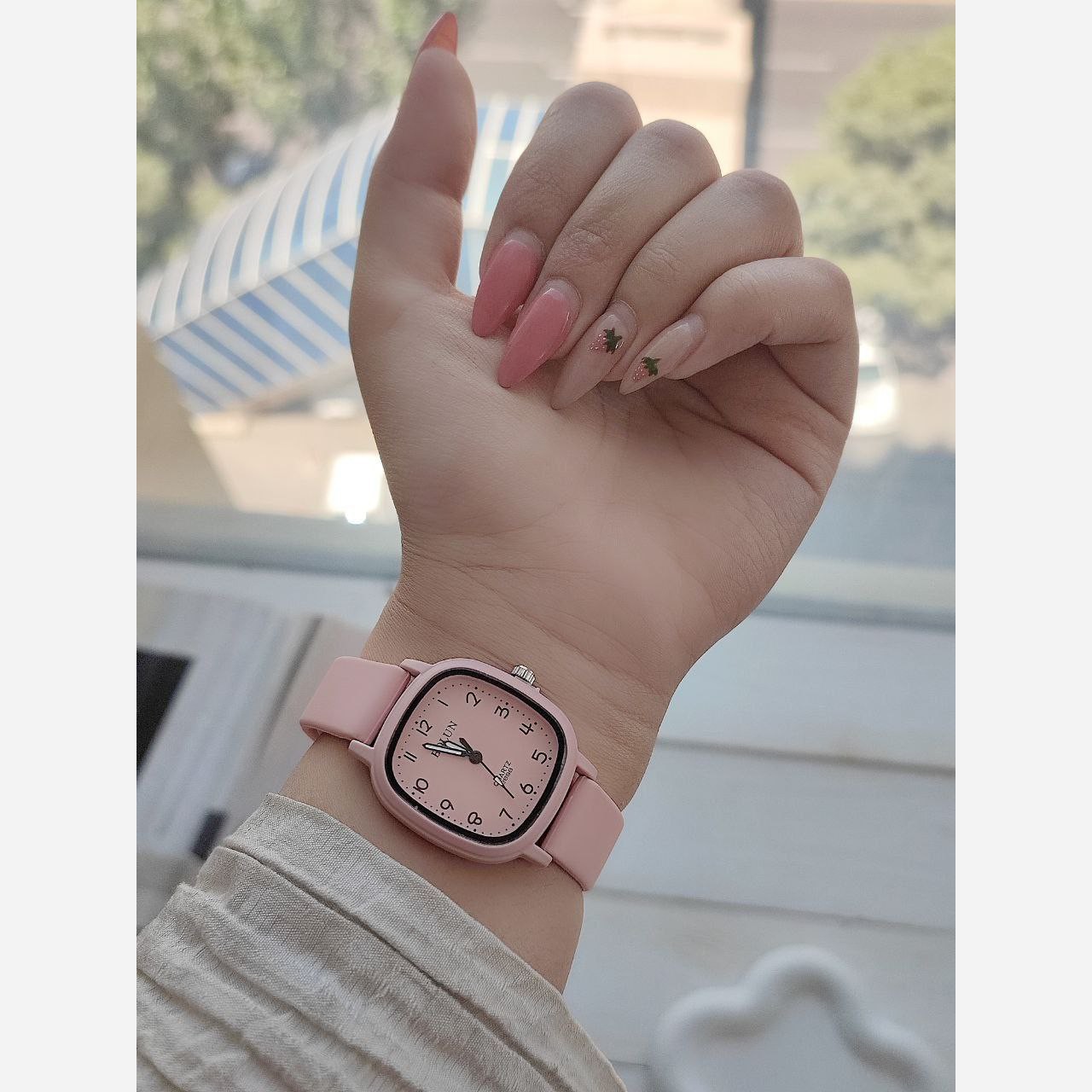 ساعت مچی زنانه بند سیلیکونی به قیمت پخش