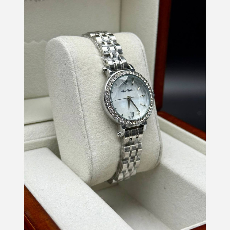 ساعت مچی زنانه دورقاب نگین به قیمت پخش