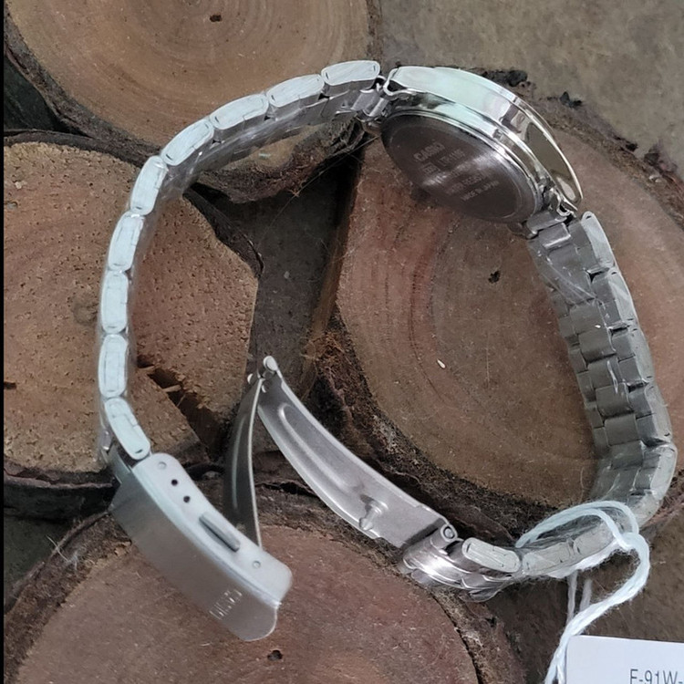 ساعت مچی عقربه ای زنانه مدل کلاسیک n2