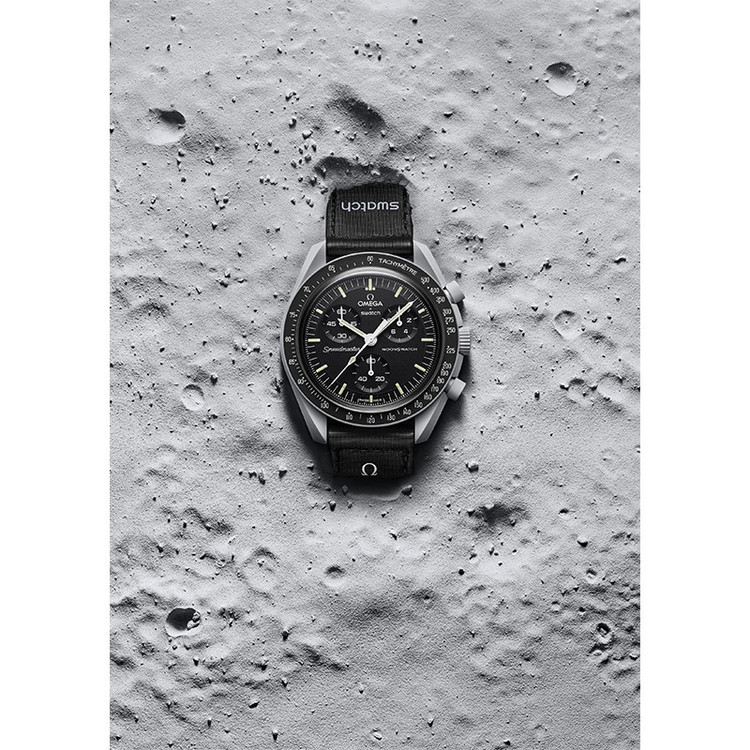 ساعت مچی عقربه ای زنانه مدل MOON