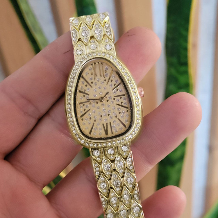 ساعت مچی عقربه ای زنانه مدل ماری نگینی 03