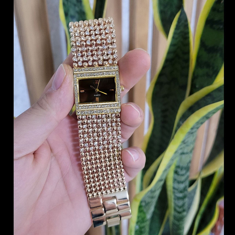 ساعت مچی عقربه ای زنانه مدل کوارتز دستبندی پهن 01