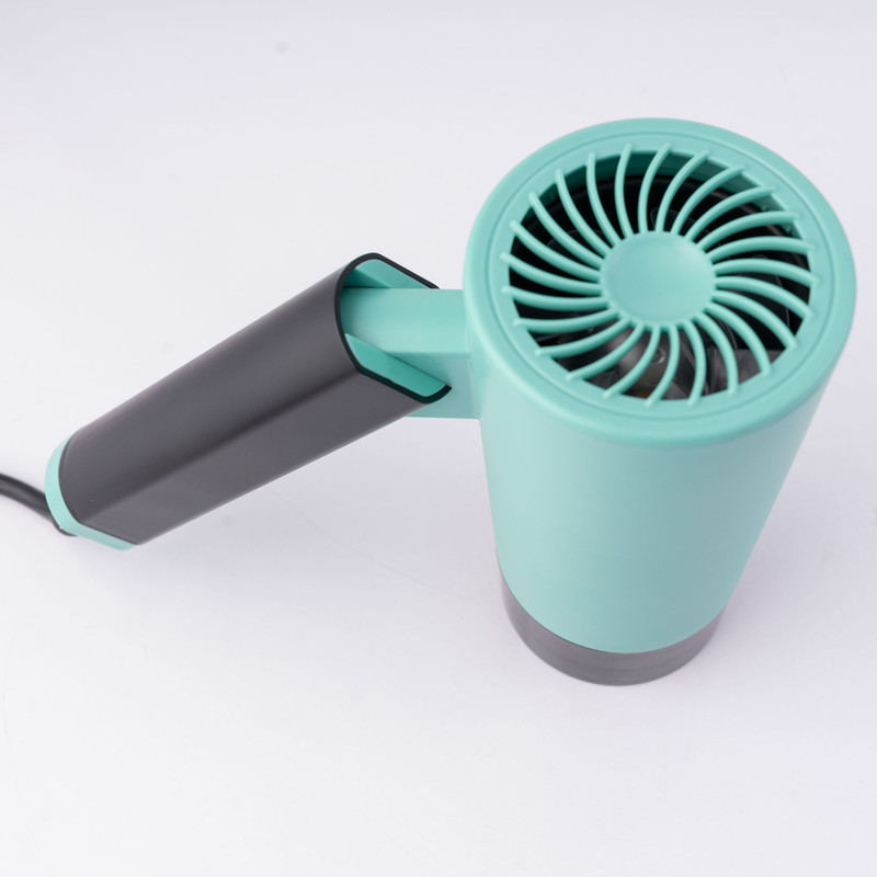 سشوار مسافرتی 1600 وات وی جی ار مدل V-426، موتور DC، وزن 600 گرم، المنت فلز، دارای سری متمرکزکننده باریک با ویژگی صافکنندگی، با قابلیت باد سرد