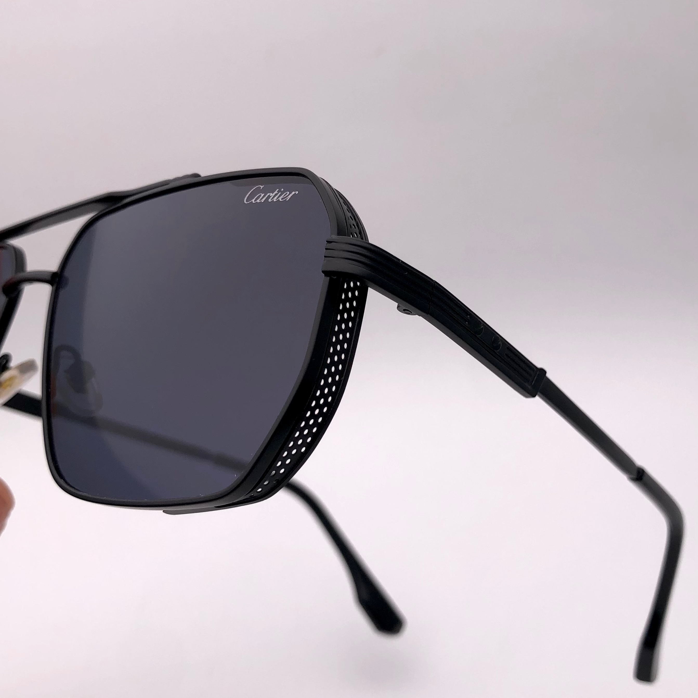 عینک بغل دار از برند Cartier