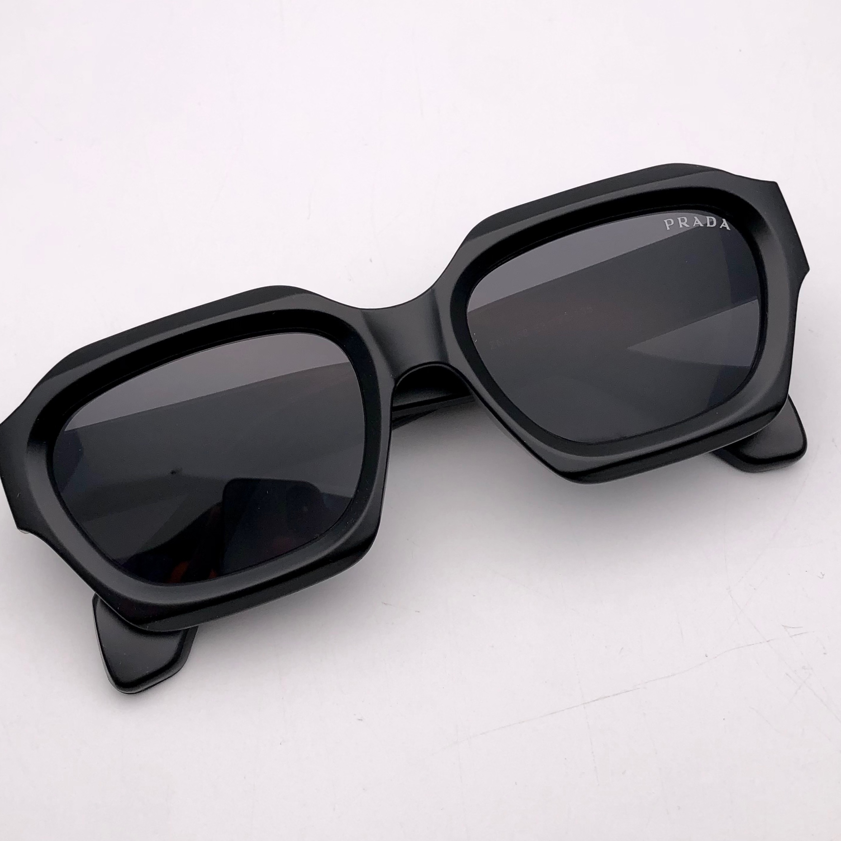 عینک اسپرت از PRADA