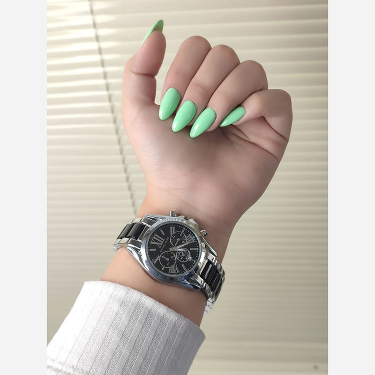 ساعت زنانه سرامیکی میشل کورس شیک و زیبا کیفیت عالی رنگ ثابت
