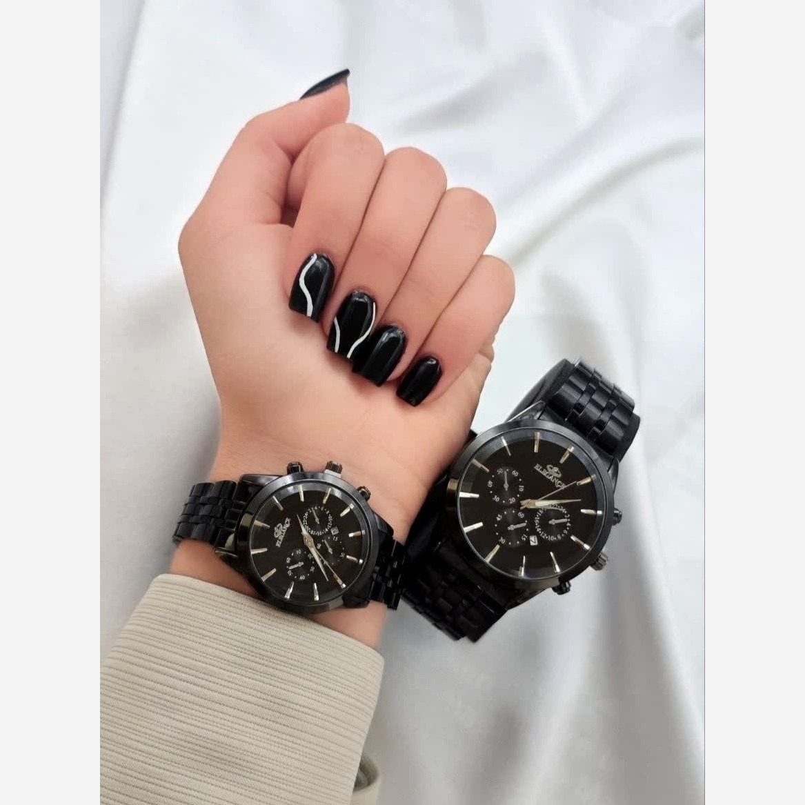 ست ساعت الگانس کیفیت عالی شیک و زیبا تاریخ دار رنگ ثابت فروش به صورت تک و ست ۔ ساعت زنانه ۔ ساعت مردانه
