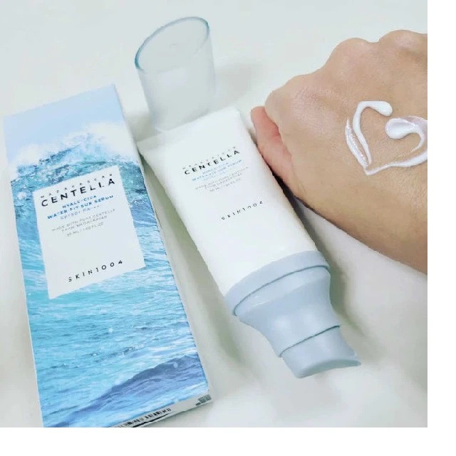 کرم ضد آفتاب بدون رنگ سانتلا SPF 50 مدل Water Fit Sun Serum مناسب پوستهای نرمال، حساس و خشک حجم 50 میلیلیتر