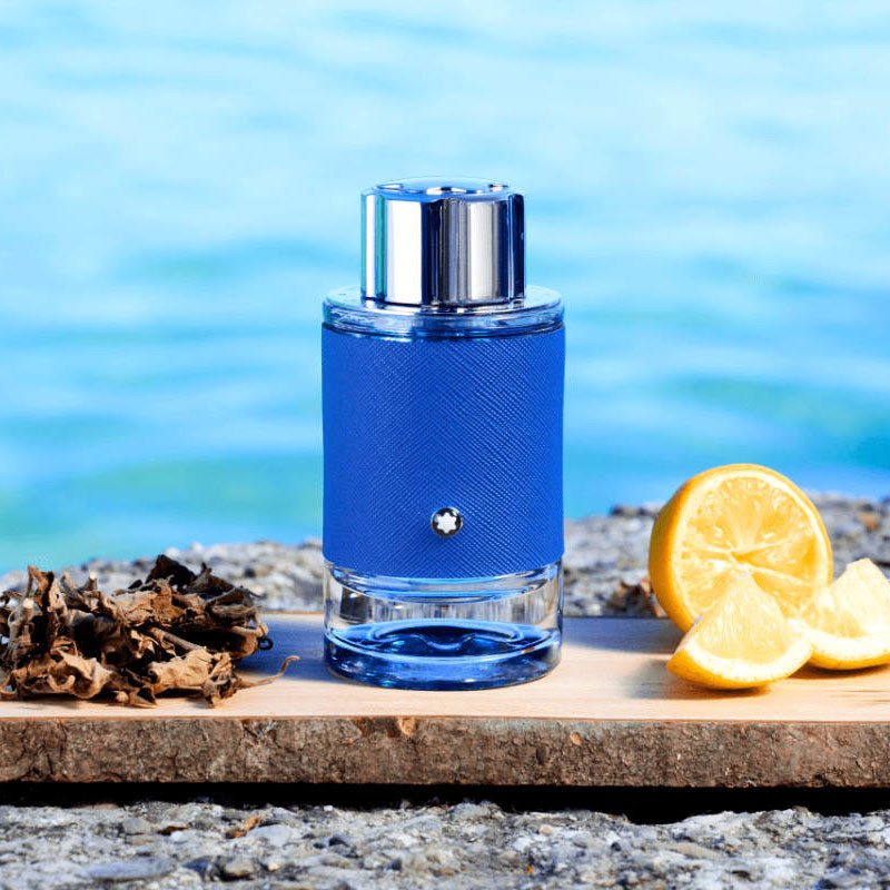 ست ادوپرفیوم مردانه مون بلان مدل Explorer Ultra Blue به همراه عطر جیبی و شامپو بدن