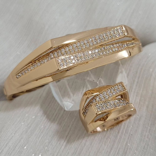 ست نگینی