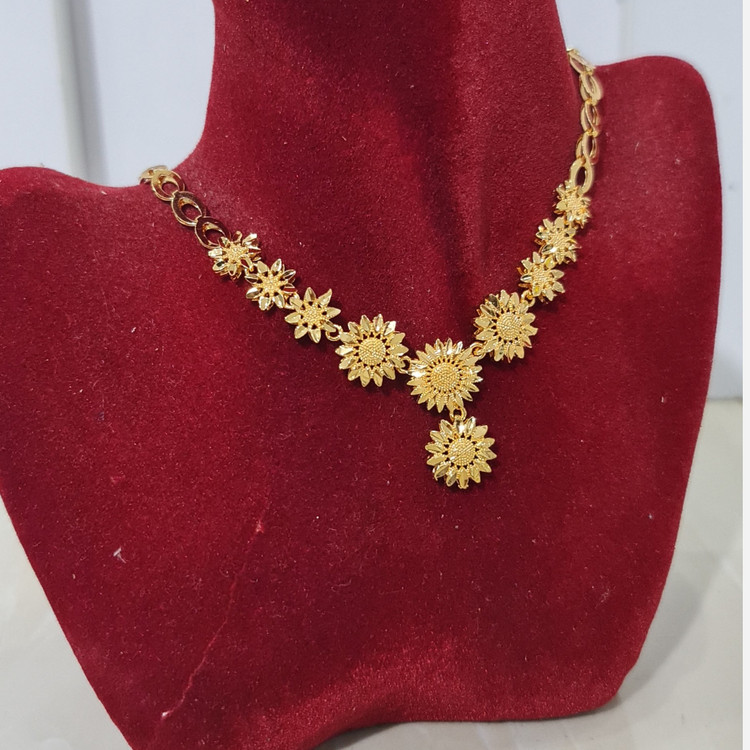گردنبند زنانه طرح طلا رنگ ثابت