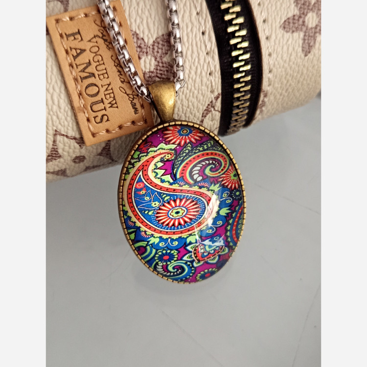 گردنبند سنتی رزین