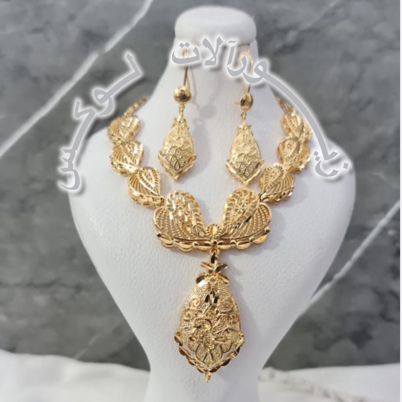 سرویس زنانه زیتونی طرح طلا کد1027