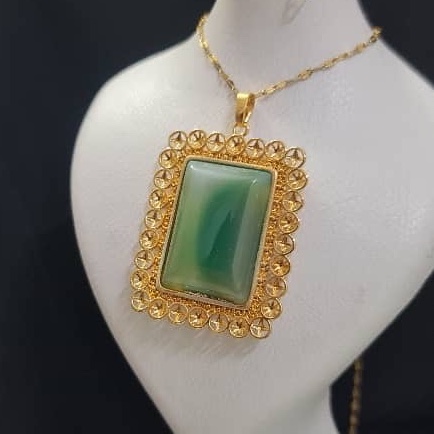 گردنبند عقیق سبز زنانه مستطیلی