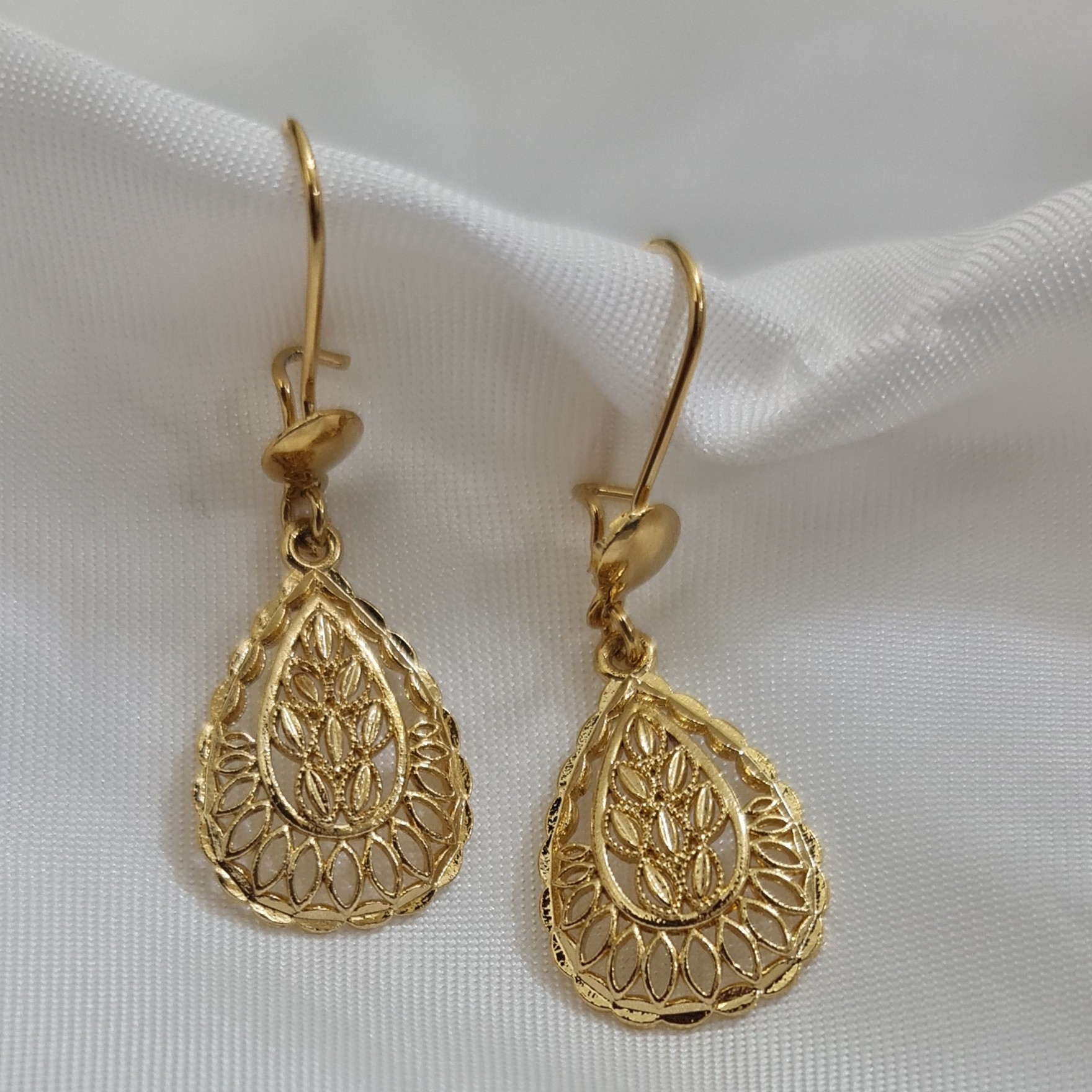 گوشواره طرح طلا،گوشواره زنانه طرح طلا،گوشواره اشکی طرح طلا