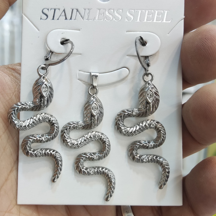 نیم ست مار رنگ نقره ای رنگ ثابت با زنجیر