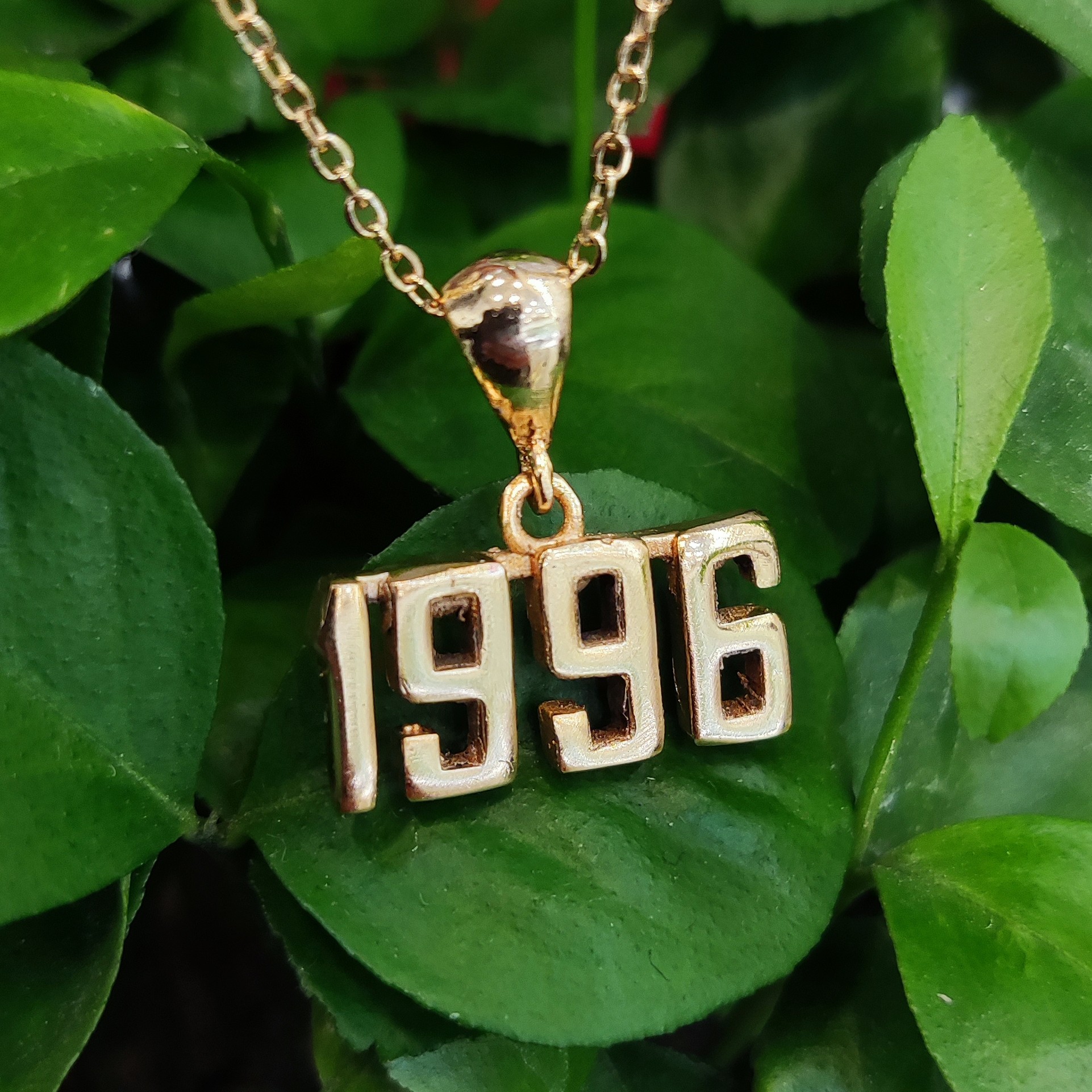 گردنبند سال میلادی1996