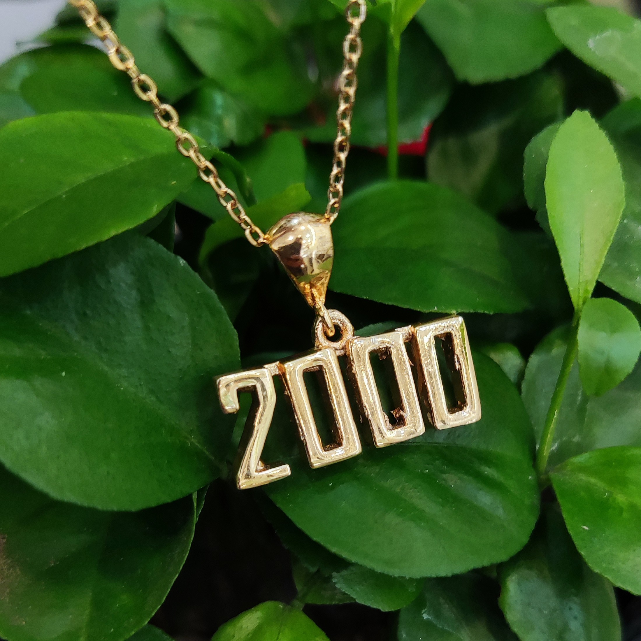 گردنبند سال میلادی 2000