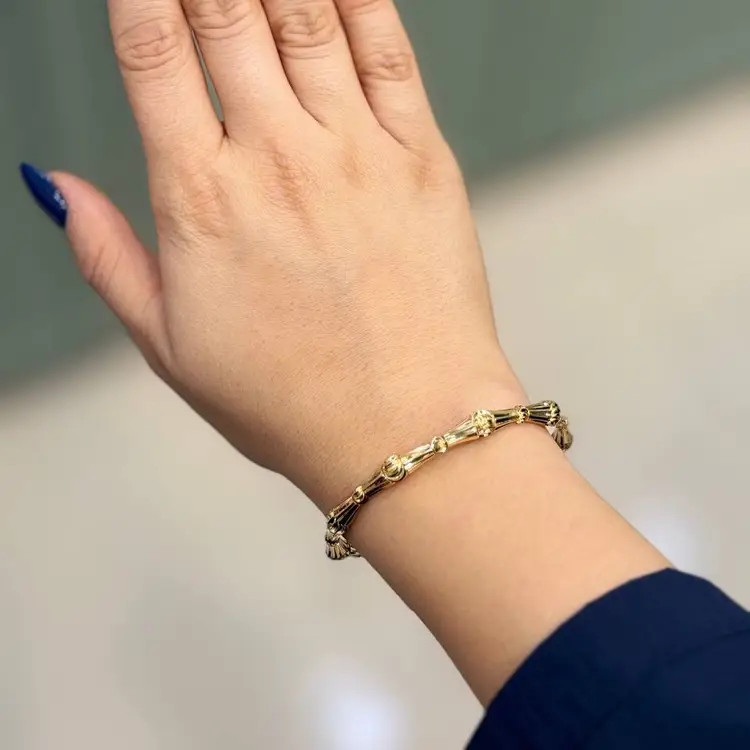 دستبند زنانه و دخترانه بنگل آبکاری نقره طرح بامبو رنگ ثابت فری سایز کد agy (پس کرایه)