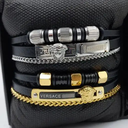 دستبند مردانه چرم و پلاک استیل طرح ورساچ VERSACE سه لاین رنگ ثابت کد amp (پس کرایه)