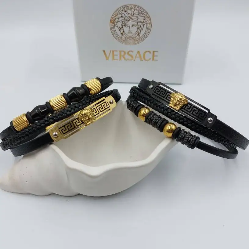 دستبند مردانه چرم و پلاک استیل مدل ورساچ VERSACE سه لاین رنگ ثابت کد amp (پس کرایه)