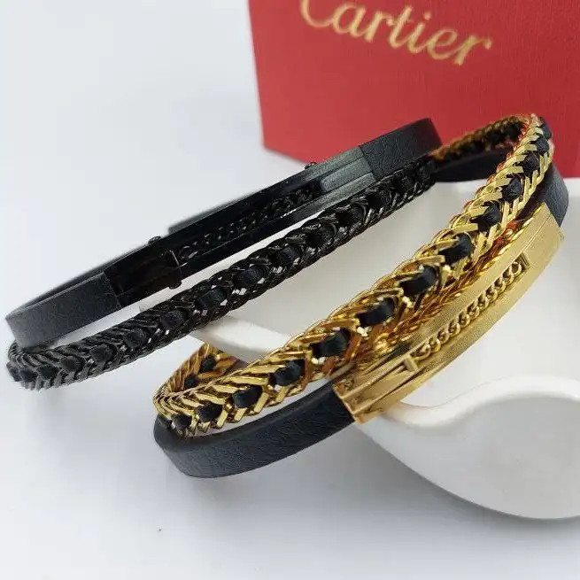 دستبند مردانه و پسرانه چرم و پلاک استیل cartier کارتیر دولاین رنگ ثابت کد amp (پس کرایه)