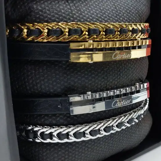 دستبند مردانه و پسرانه چرم و پلاک استیل کارتیر cartier دولاین رنگ ثابت کد amp (پس کرایه)