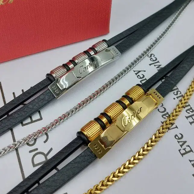 دستبند مردانه اسپرت چرم و پلاک استیل کارتیر cartier سه لاین زیبا رنگ ثابت کد amp (پس کرایه)